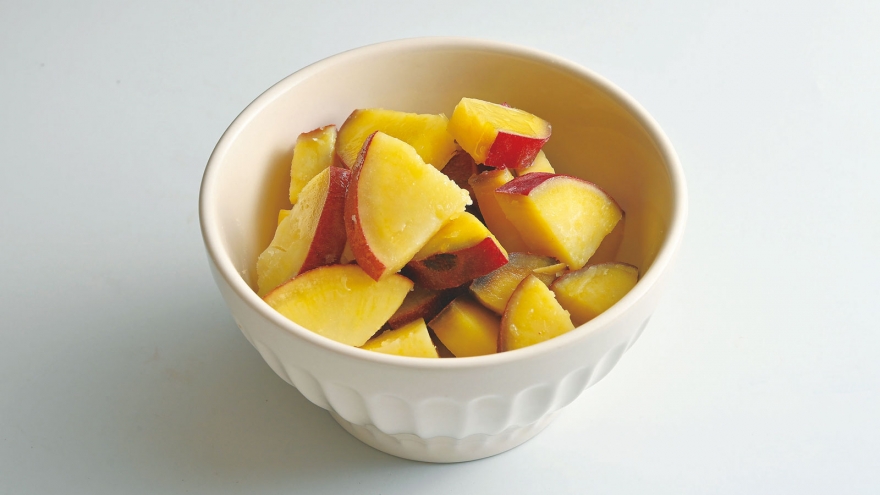 さつまいもの塩オイル蒸し