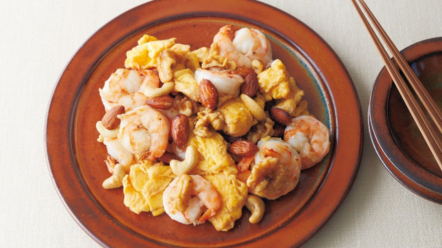 えびと卵のナッツ炒め