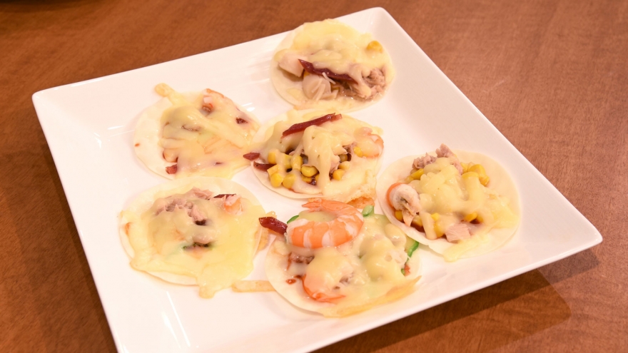 ギョーザの皮で一口ピザ