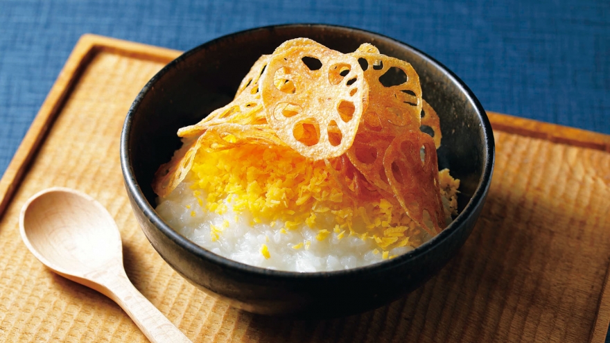 れんこんチップの卵がゆ