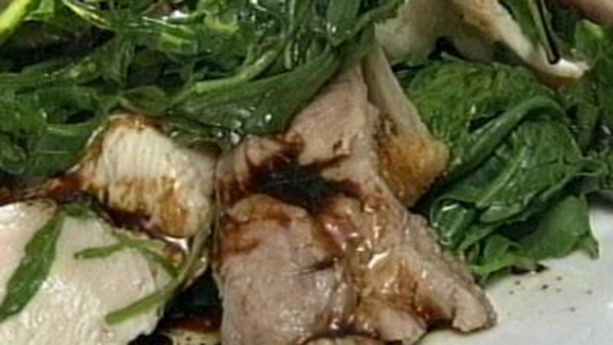 鶏とルッコラの蒸しオーブン焼き