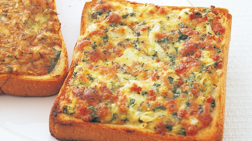 ソーセージオニオンディップトースト