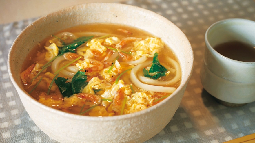 桜えびとみつばの卵とじうどん