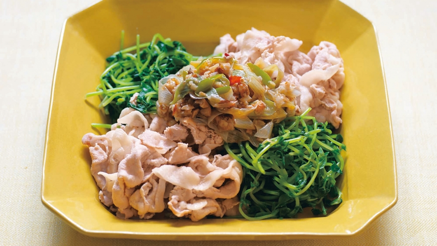 豚肉と豆苗のねぎラー油がけ