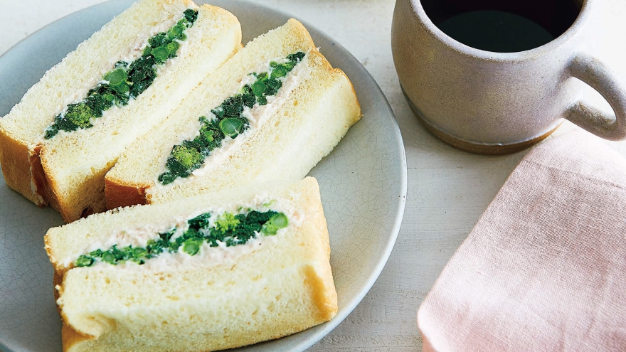 菜の花とハムペーストのサンド