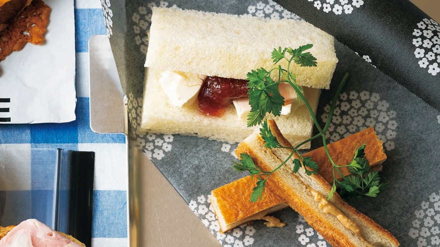 いちごクリームチーズサンド