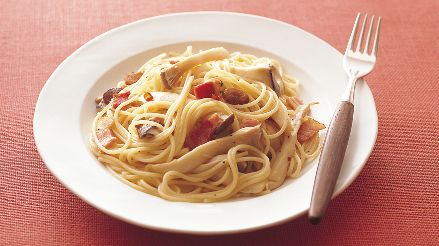 エリンギとベーコンの塩味スパゲッティ