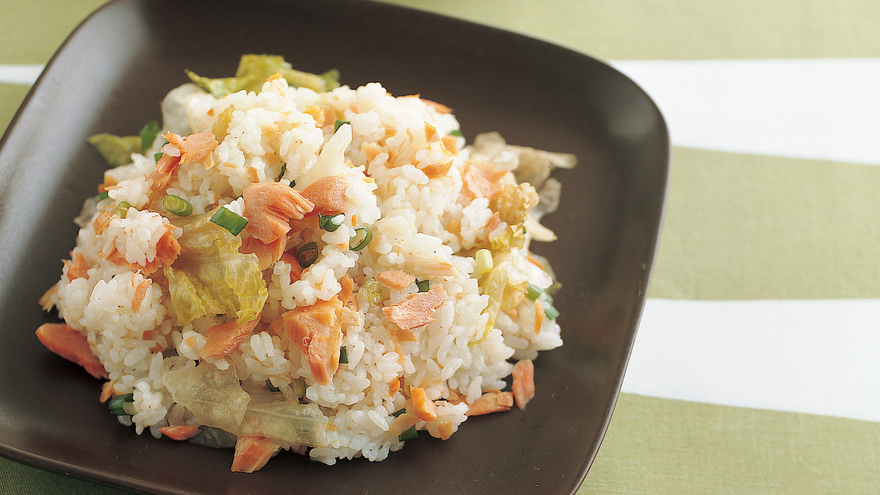 鮭（さけ）とレタスのチャーハン風