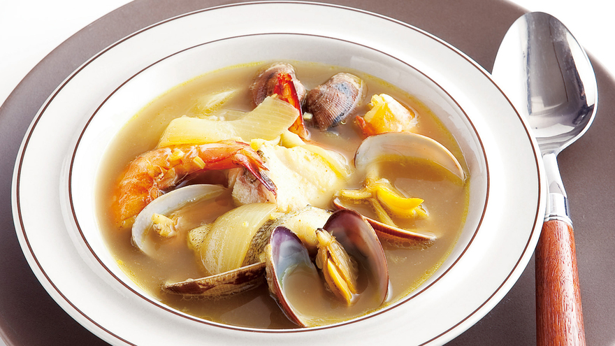 カレー味のブイヤベース風スープ