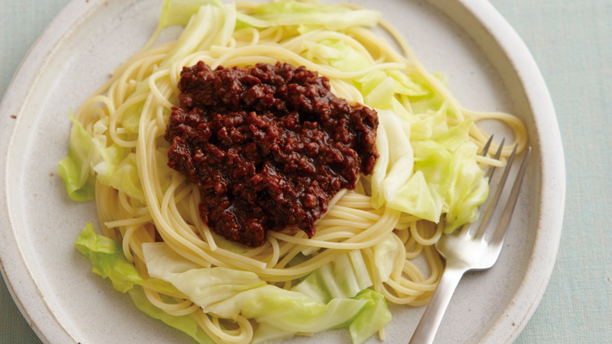 肉みそとキャベツのパスタ