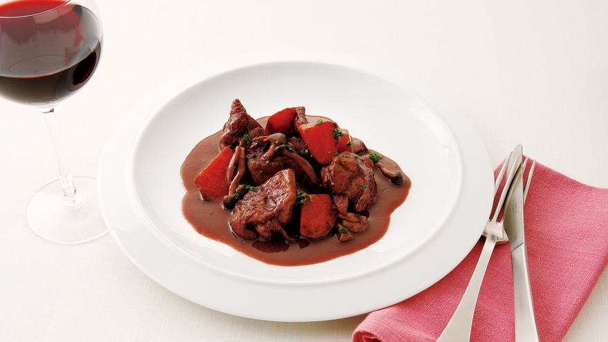 鶏もも肉の赤ワイン煮込み