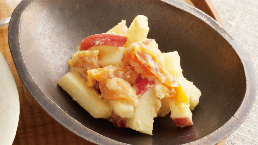 りんごとあんずのごまあえ