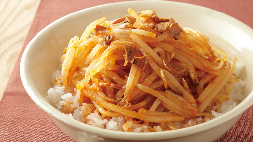 カリカリにんにくのラーユナムル丼