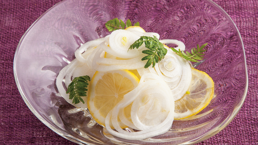 新たまねぎとおぼろ昆布の千枚漬け