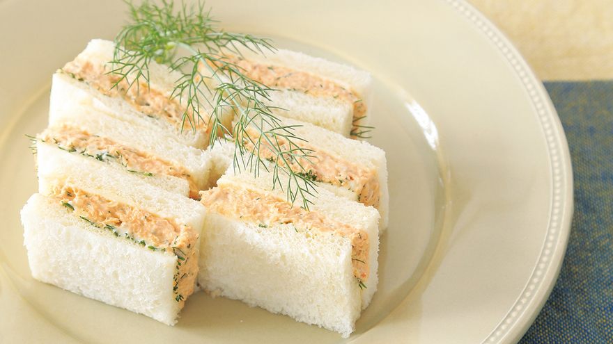 サーモンとフェンネルのティーサンドイッチ