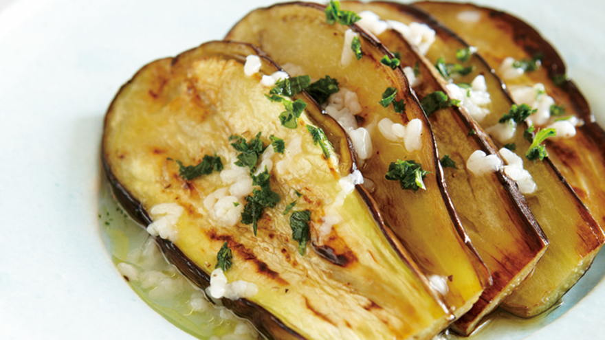 焼きなすの甘酒ドレッシングかけ