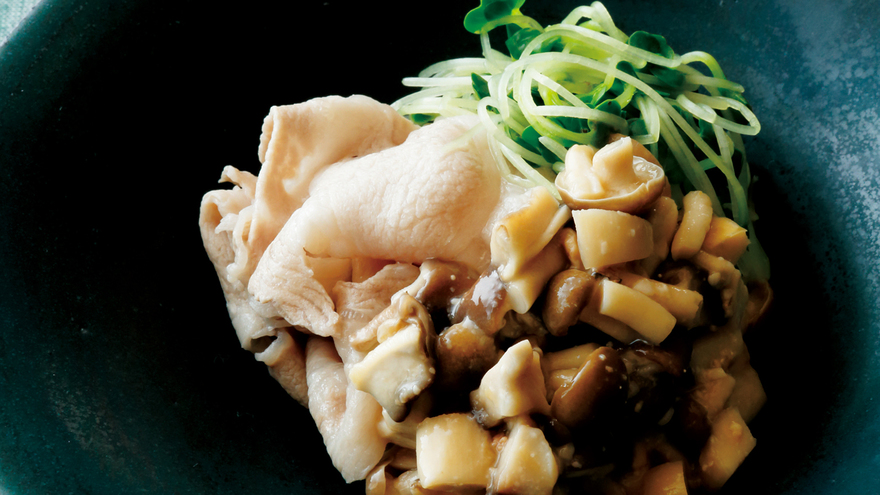 しゃぶしゃぶ肉のきのこ甘酒みそソース