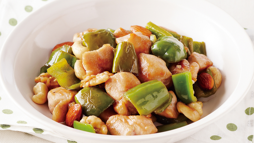 ピーマンと鶏肉のナッツ炒め