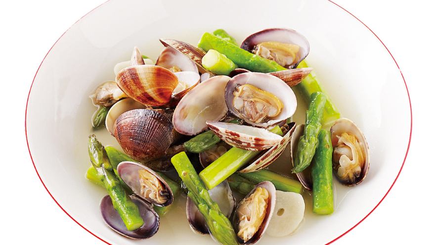 あさりとアスパラガスのワイン蒸し