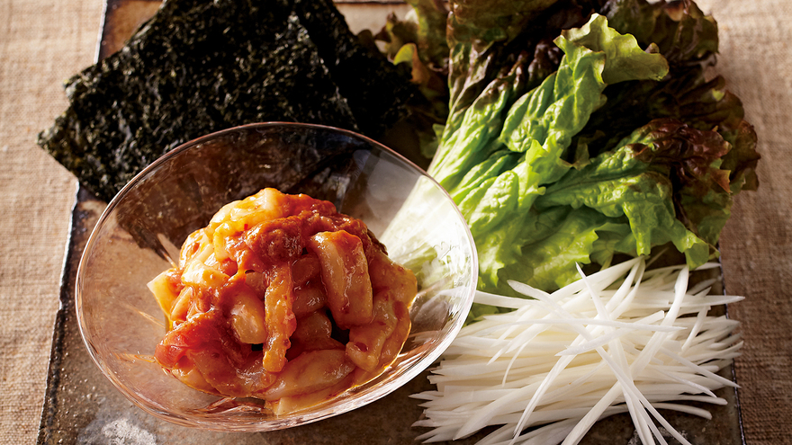 刺身ユッケの手巻きサラダ