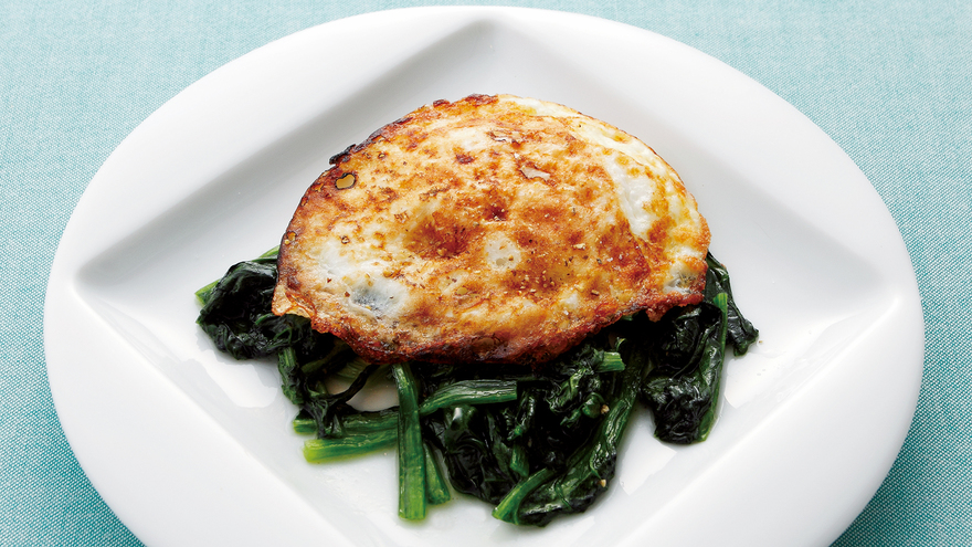 ほうれんそうソテー 目玉焼きのせ