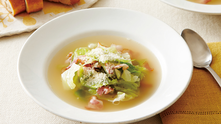 キャベツとベーコンのスープ