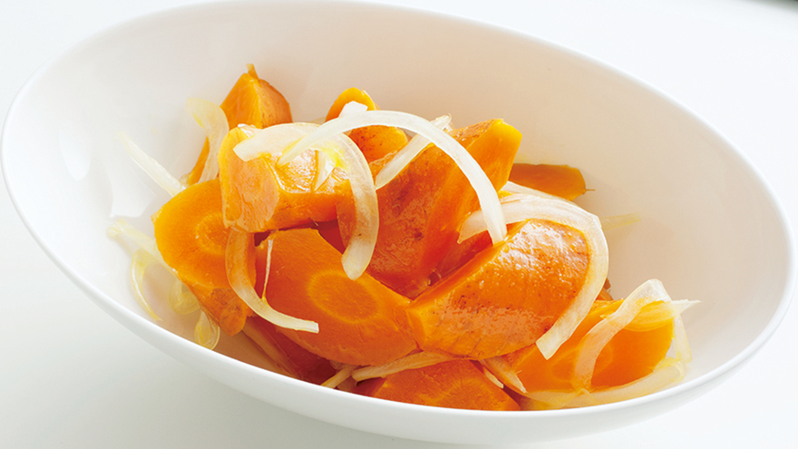 丸ゆでにんじんのホットサラダ