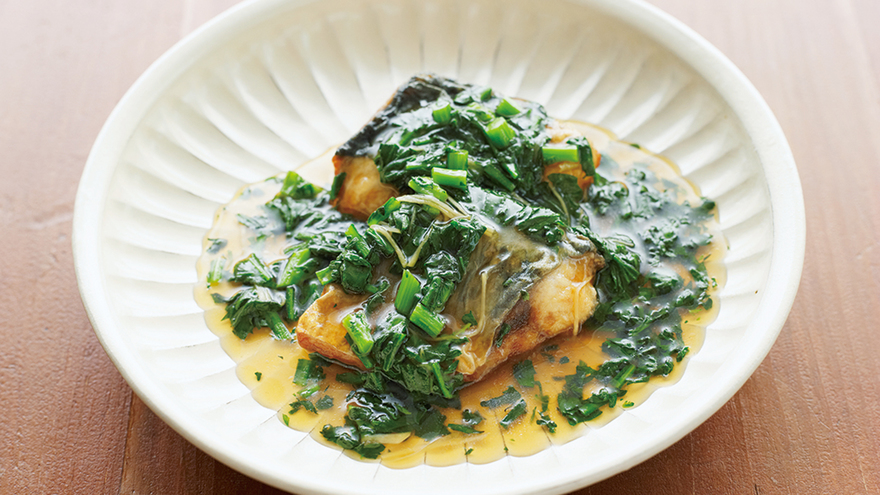 揚げさばの春菊あんかけ