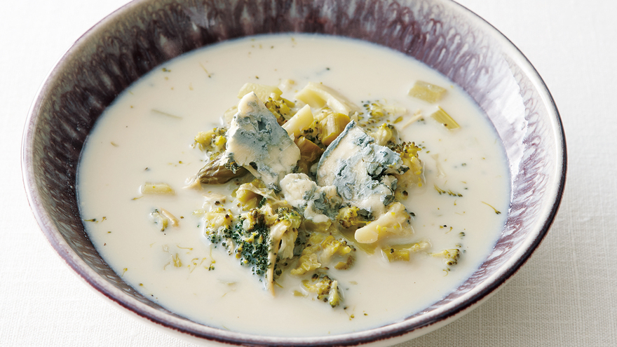 ブロッコリーとアスパラの豆乳スープ