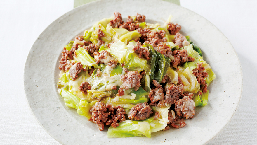 キャベツと合いびき肉のチーズ蒸し