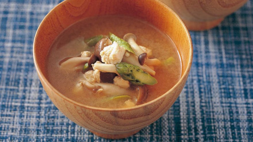 豆腐とアスパラのみそ汁
