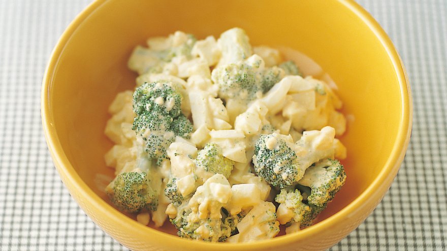 ゆで卵とブロッコリのサラダ