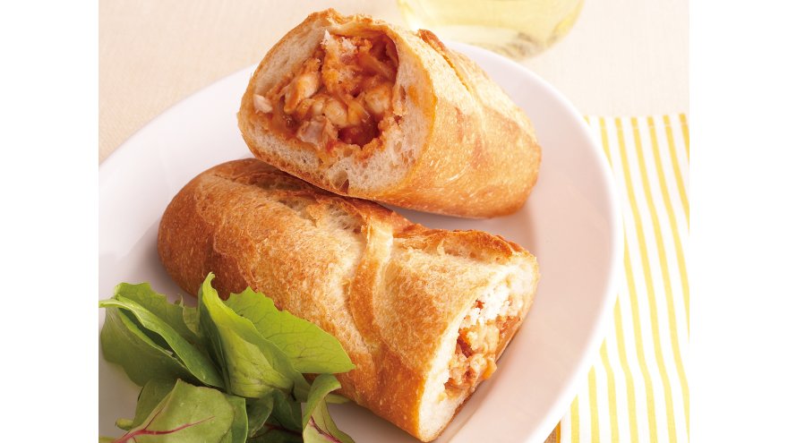 新たまねぎとチキンのサンドイッチ