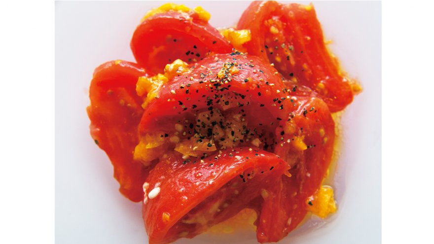 トマトの梅塩麹あえ