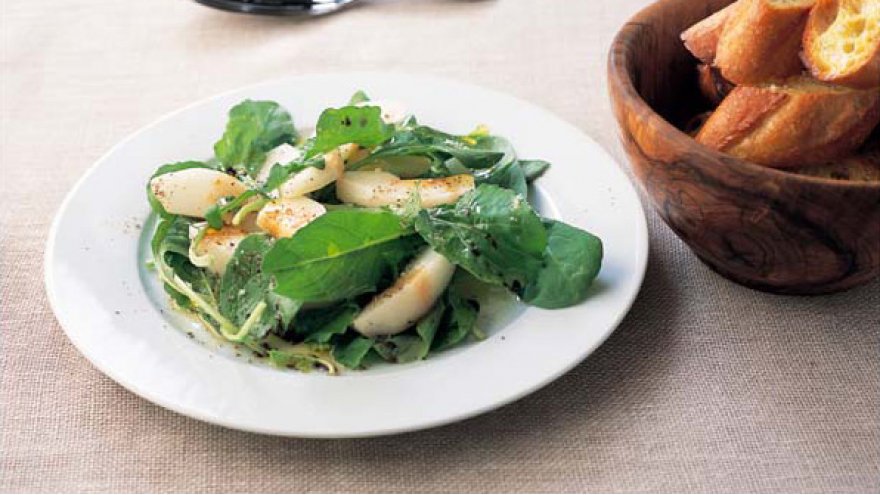 なしとルッコラのサラダ