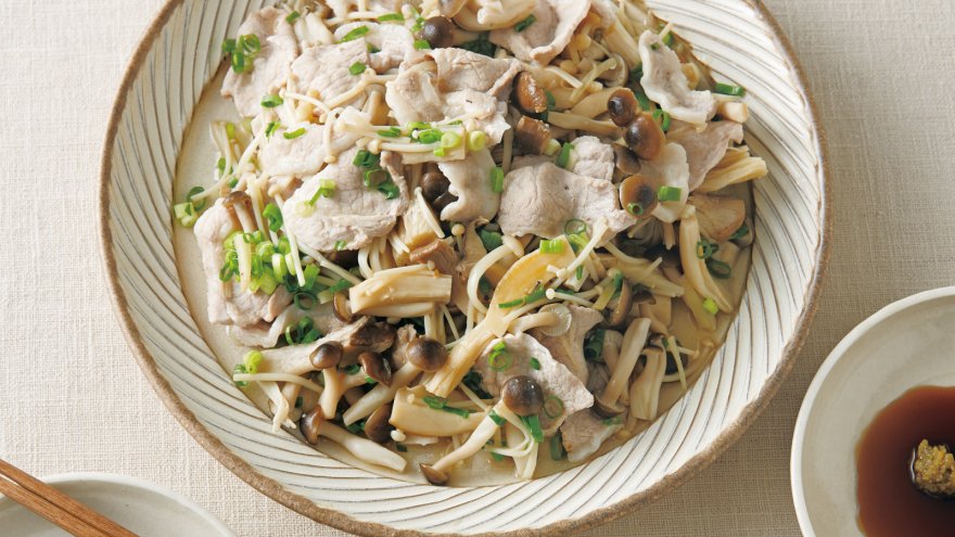 山盛りきのこのフライパン蒸し