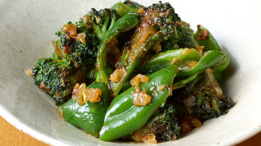 ピーマンとブロッコリーのみそ炒め