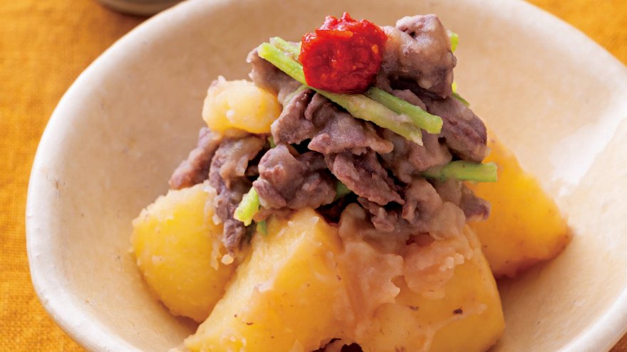 牛肉とじゃがいもの煮物