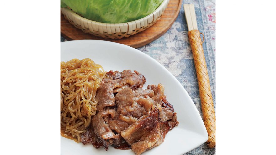 牛肉と糸こんにゃくのレタス包み