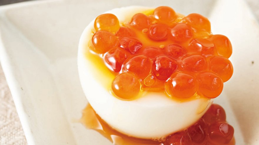 半熟卵のいくらのせ