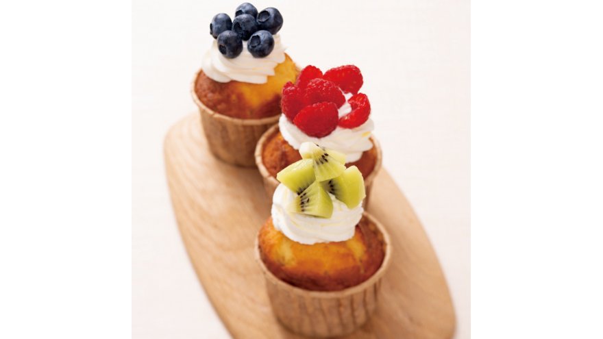 フルーツ＆生クリームのカップマドレーヌ