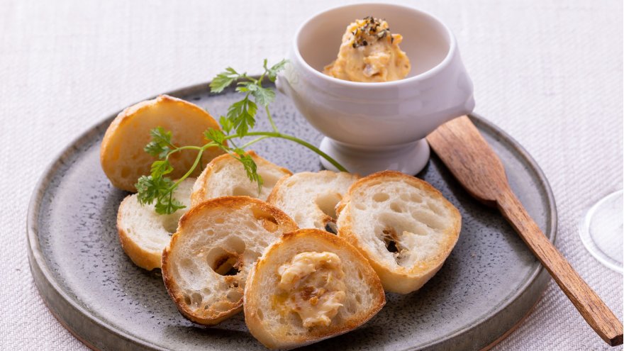 うにバターバゲット