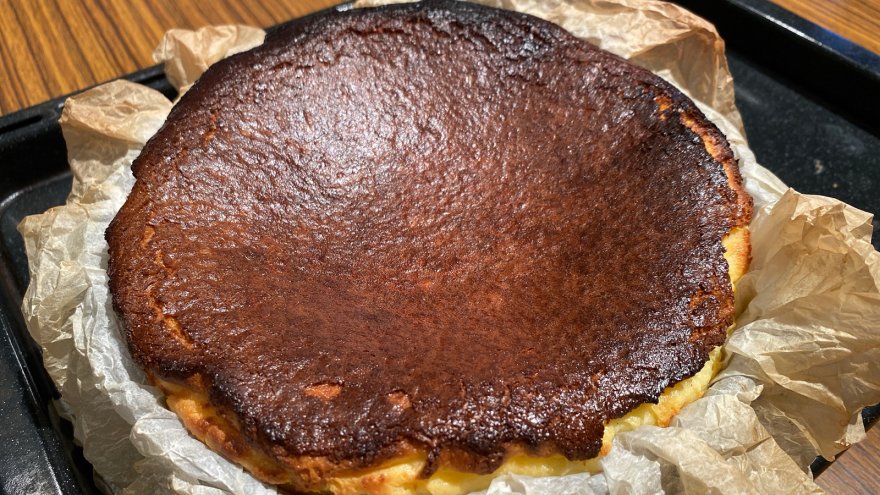 バスク地方のチーズケーキ