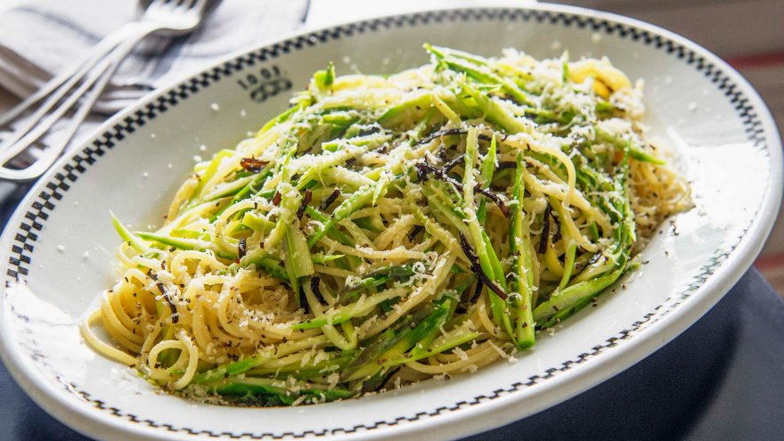 アスパラと塩昆布のパスタ