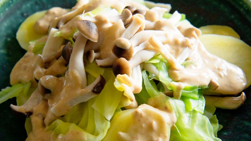 ちぎり春キャベツのホットサラダ