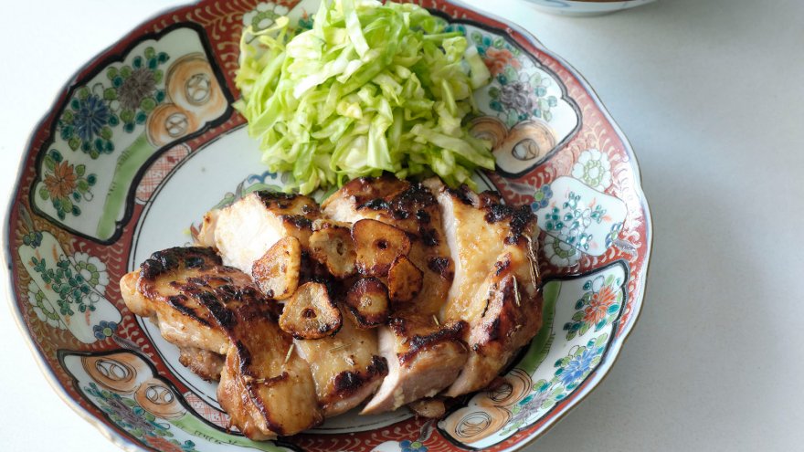 鶏肉の塩こうじ香草焼き