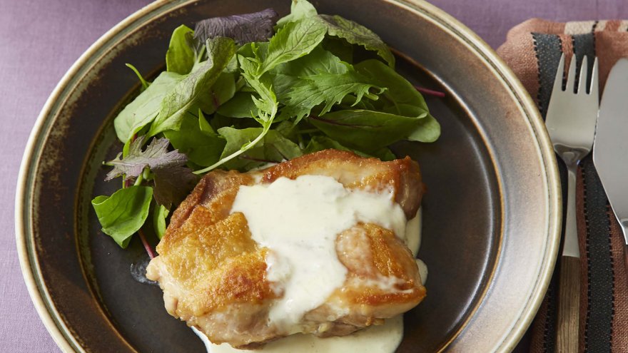 チキンソテーのチーズソース