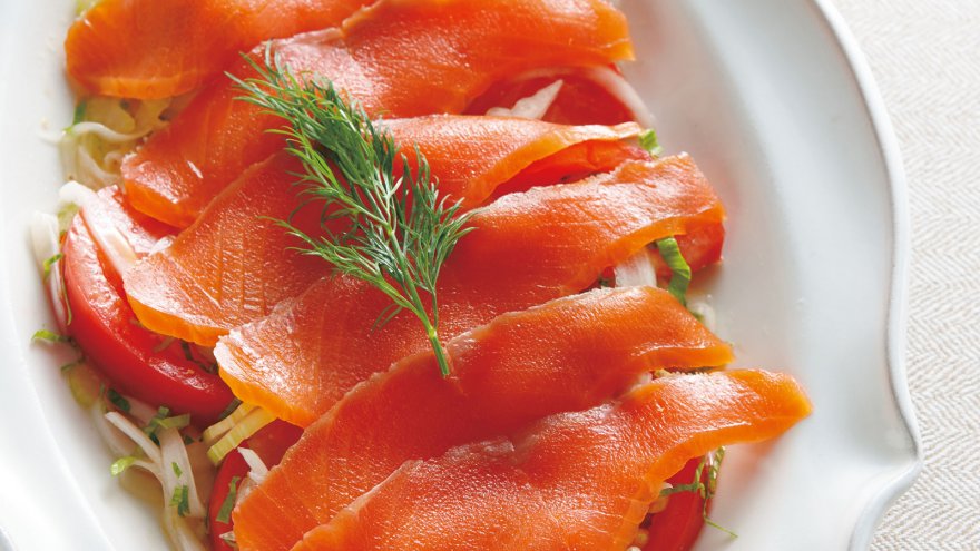 スモークサーモンのサラダ