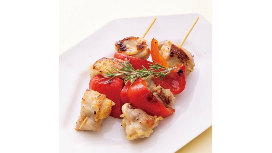 鶏もも肉の塩ガーリック串焼き