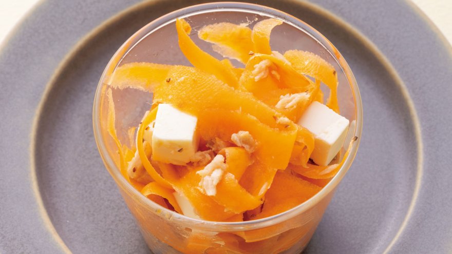 にんじんのひらひらサラダ